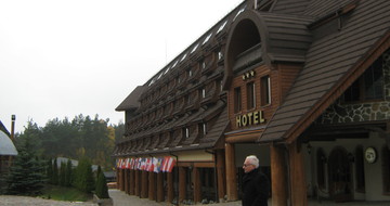GERARD Shake chestnut Hotel Szymbark